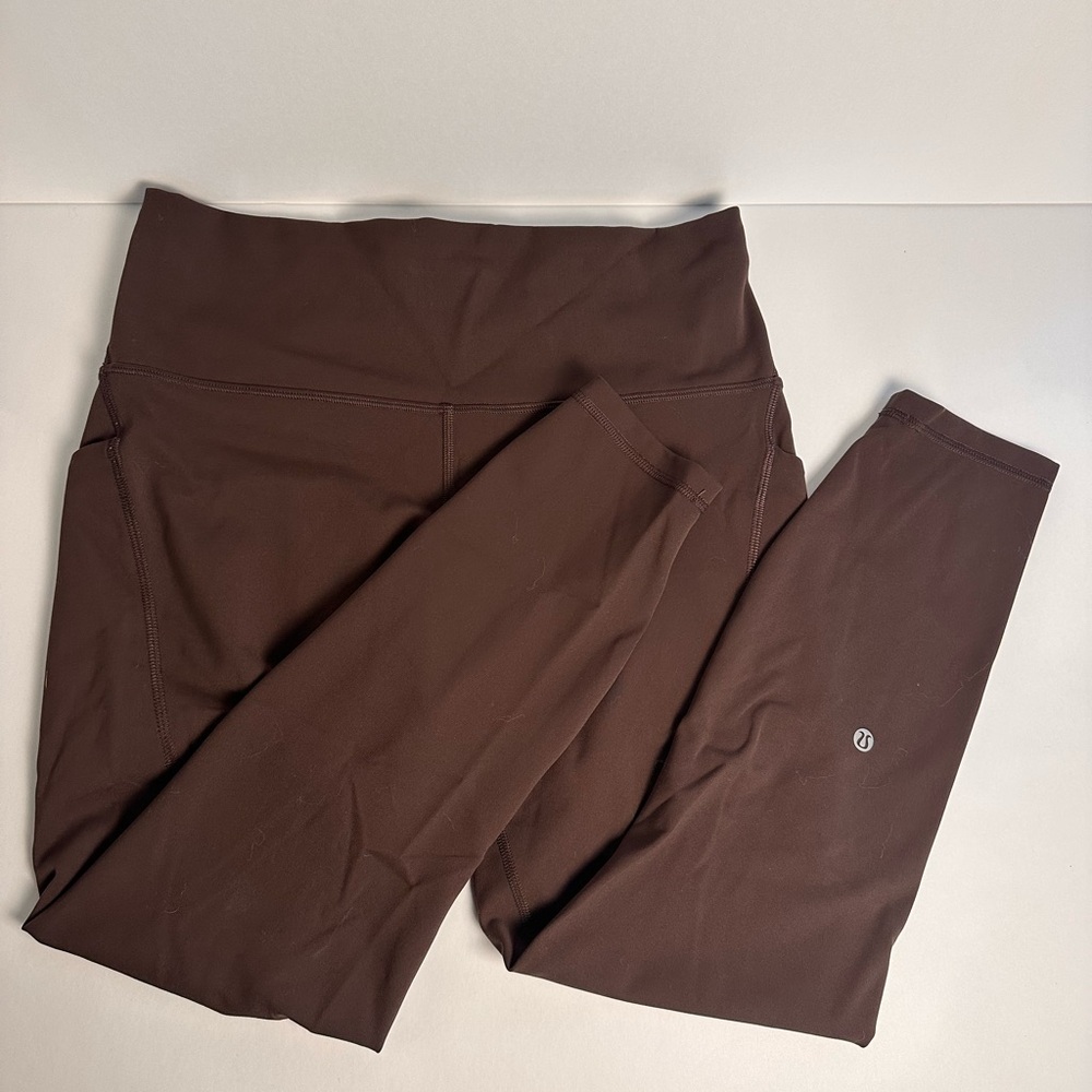 Lululemon Wunder Train High Rise Tight w/ Pockets in Espresso. Size 12.